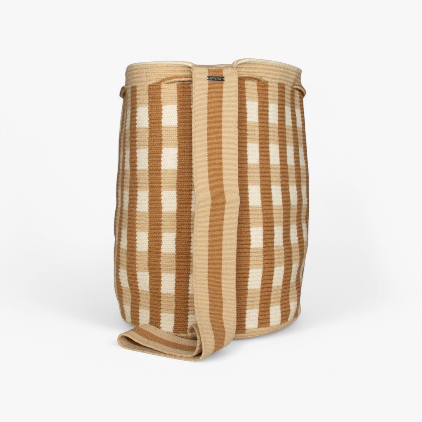 Check backpack | Almond