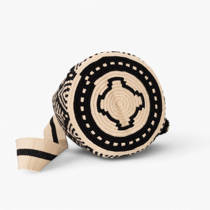 Geometric crossbody bag L | Black