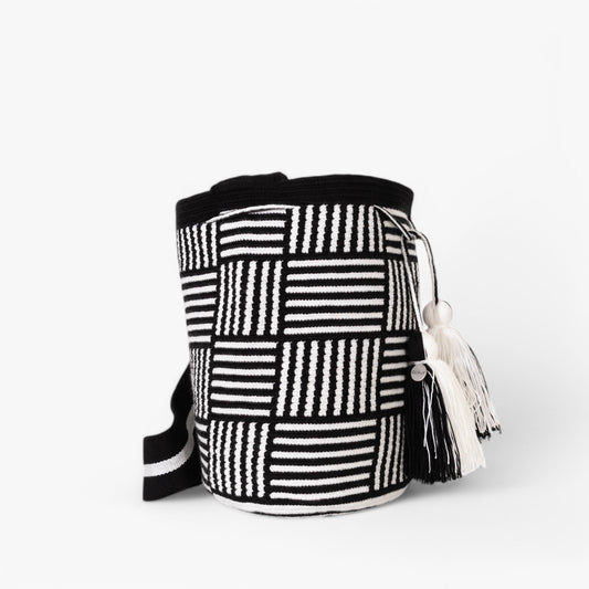Geometric crossbody bag L | Black