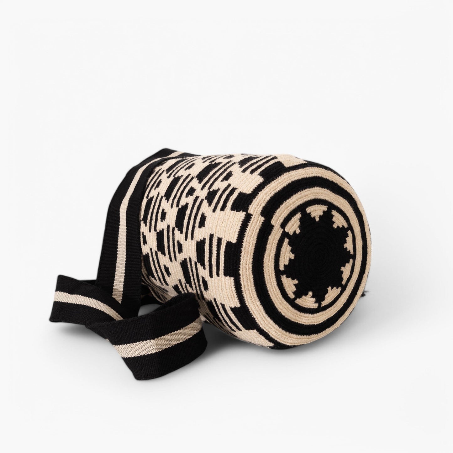 Geometric crossbody bag L | Black